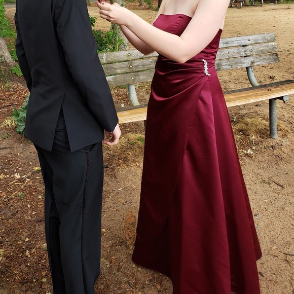 David’s Bridal Burgundy Prom Dress - Picture 2 of 4